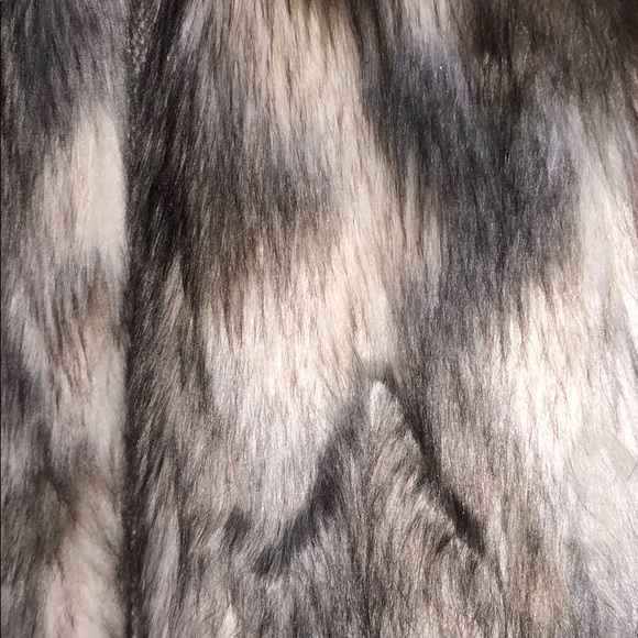 Faux Fur Vest - Picture 5 of 5